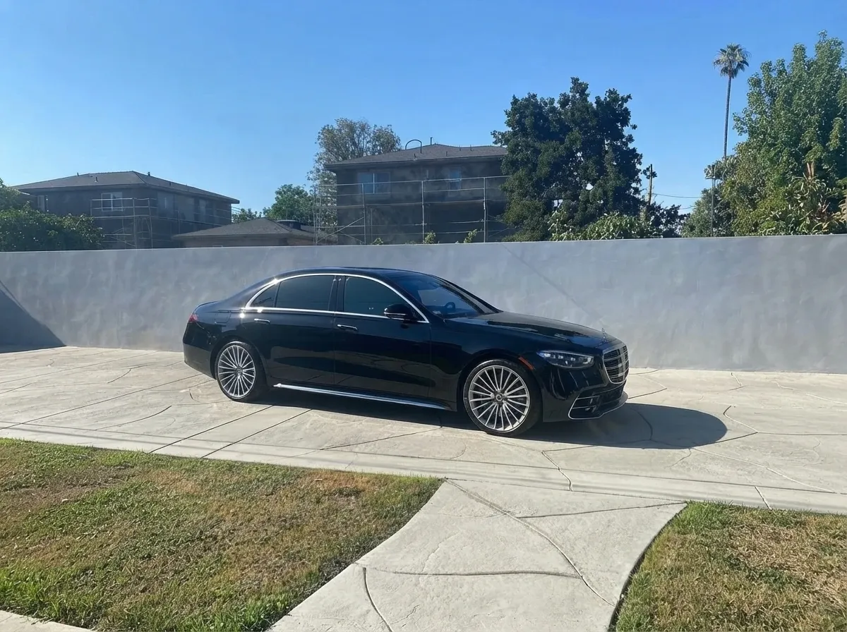 Mercedes-Benz S-Class wedding car rental #2 Mercedes-Benz S-Class wedding car rental #2